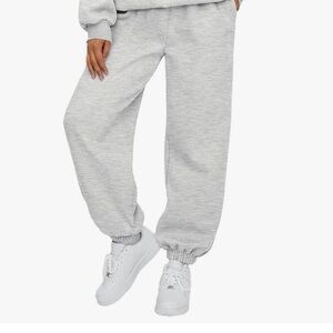 NWOT Gray cinched ankle Sweatpants